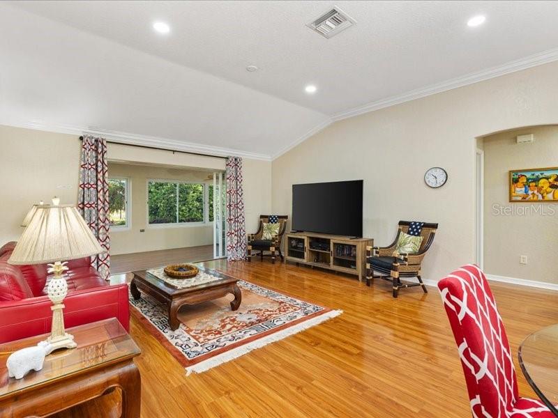 1561 LORIS LOOP, THE VILLAGES, FL, 32162