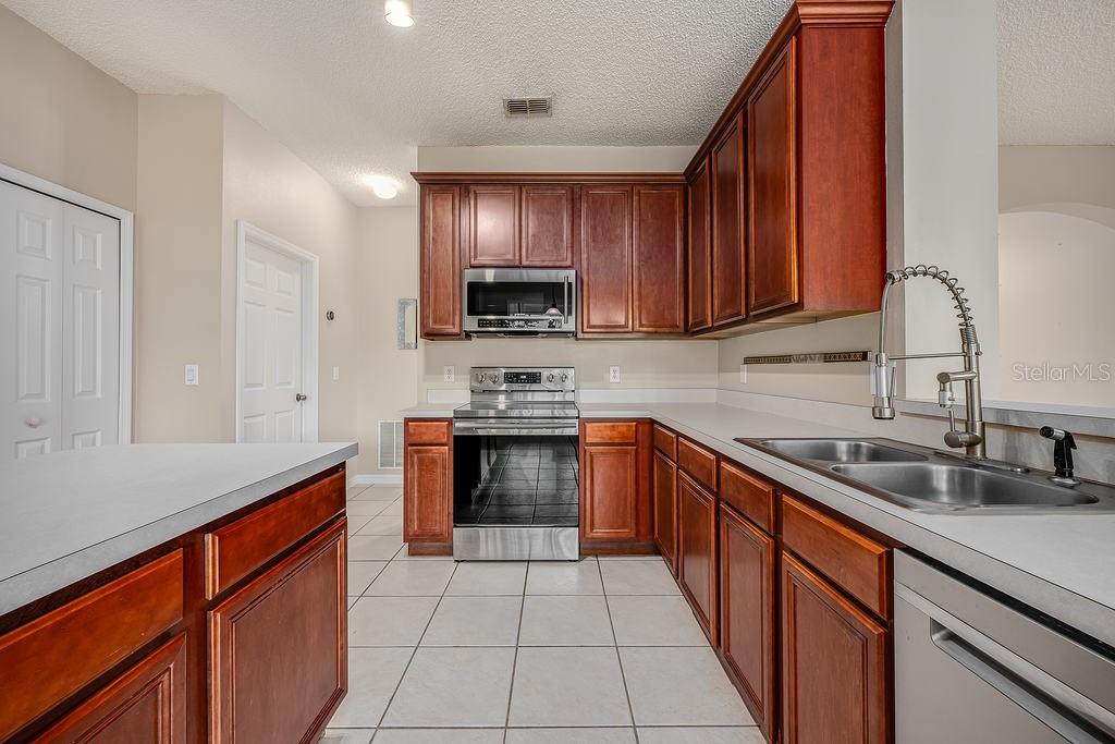 13574 OLD DOCK RD, ORLANDO, FL, 32828