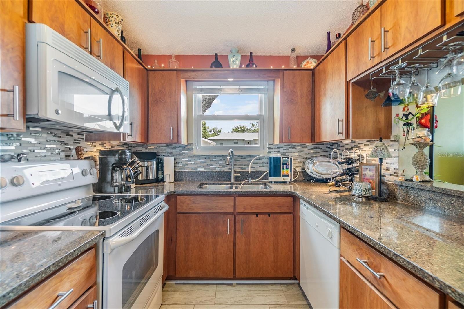 201 11TH AVE S, SAFETY HARBOR, FL, 34695