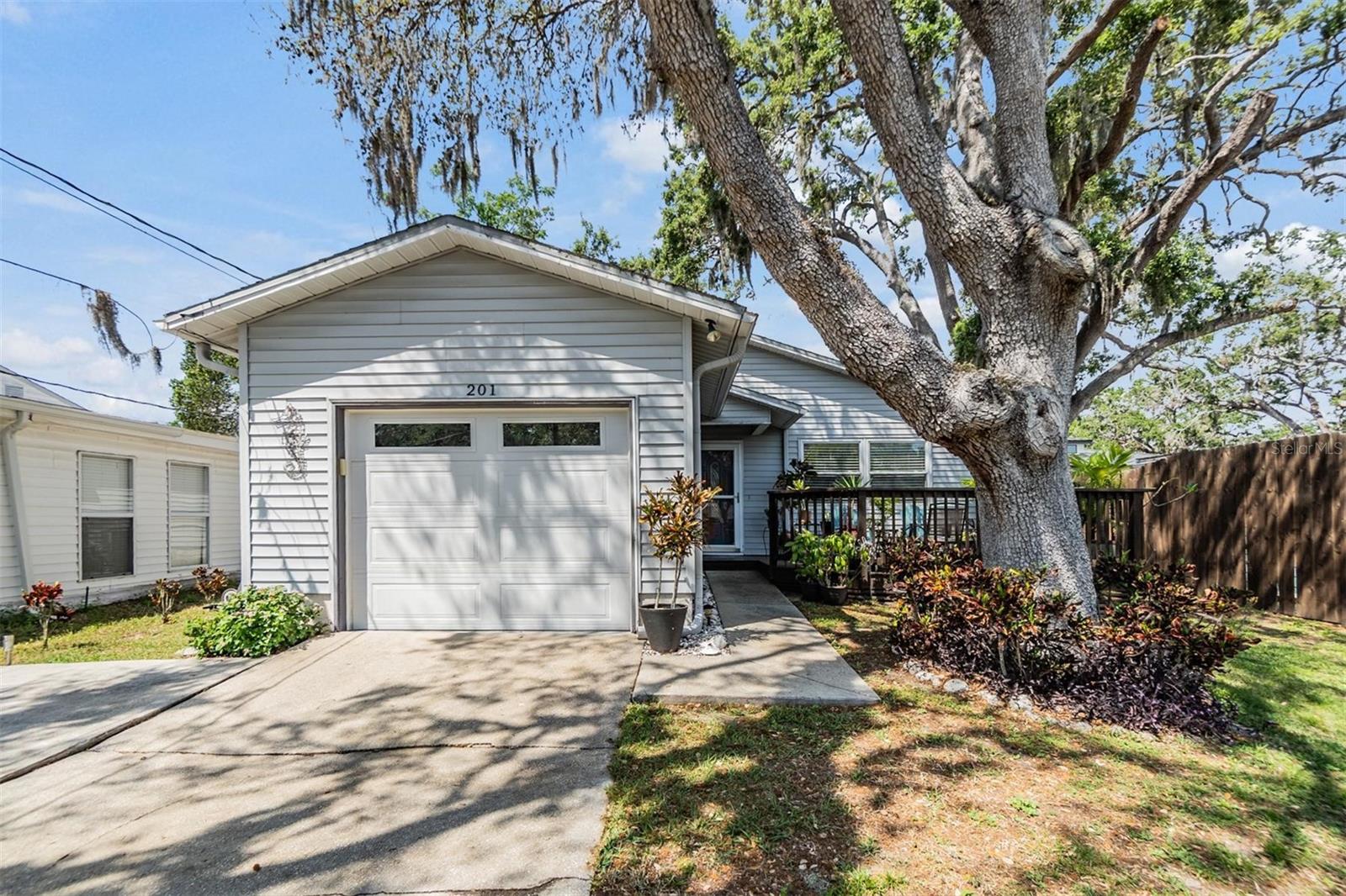 201 11TH AVE S, SAFETY HARBOR, FL, 34695