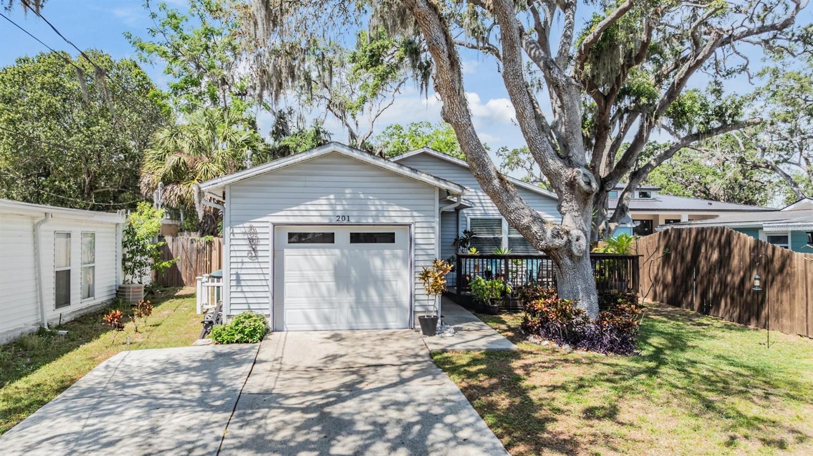 201 11TH AVE S, SAFETY HARBOR, FL, 34695