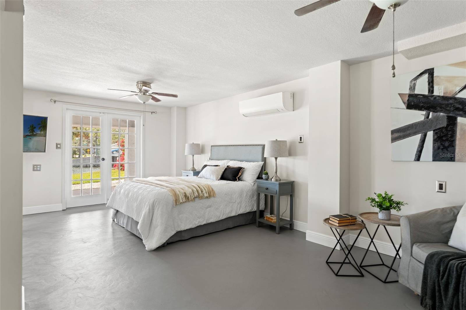 3901 POMPANO DR SE, ST PETERSBURG, FL, 33705