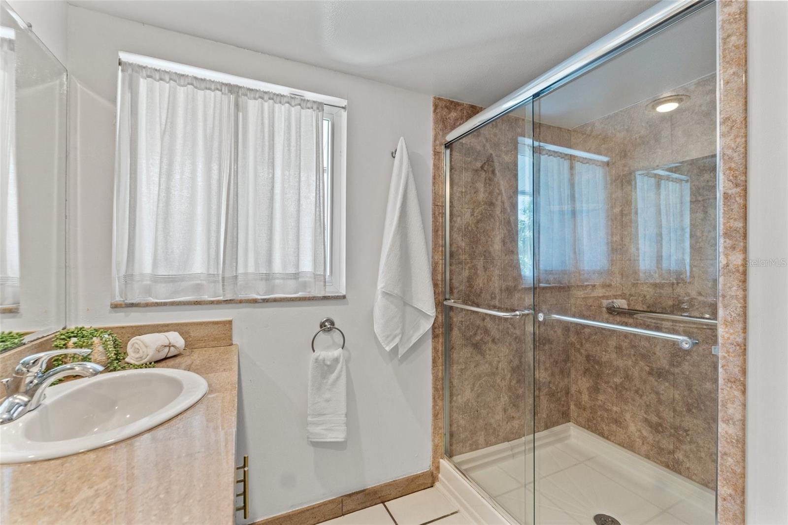 3901 POMPANO DR SE, ST PETERSBURG, FL, 33705