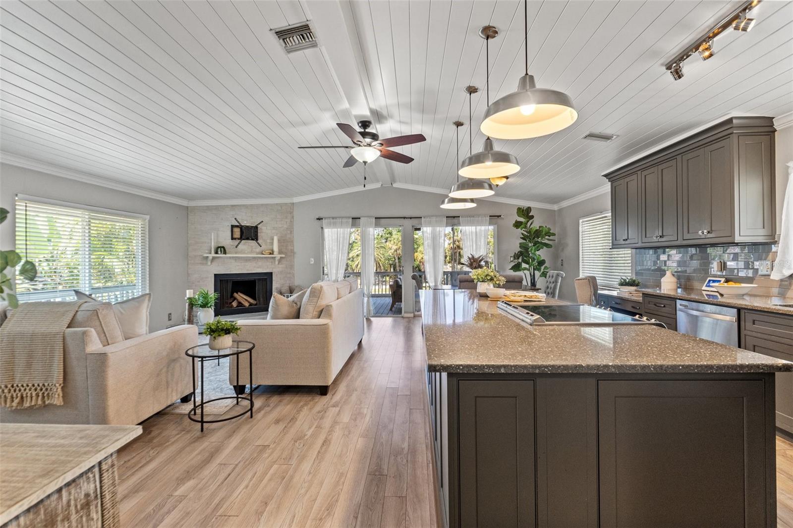 3901 POMPANO DR SE, ST PETERSBURG, FL, 33705