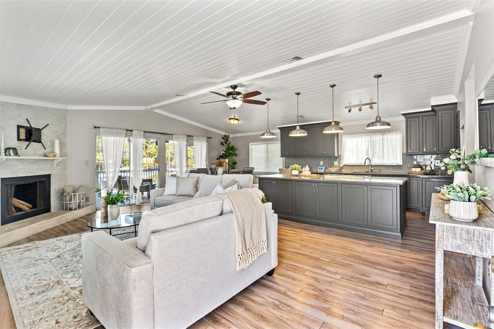 3901 POMPANO DR SE, ST PETERSBURG, FL, 33705