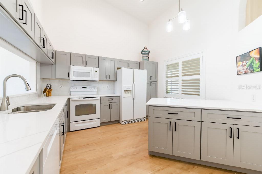 6208 COUNTRY CLUB WAY, SARASOTA, FL, 34243