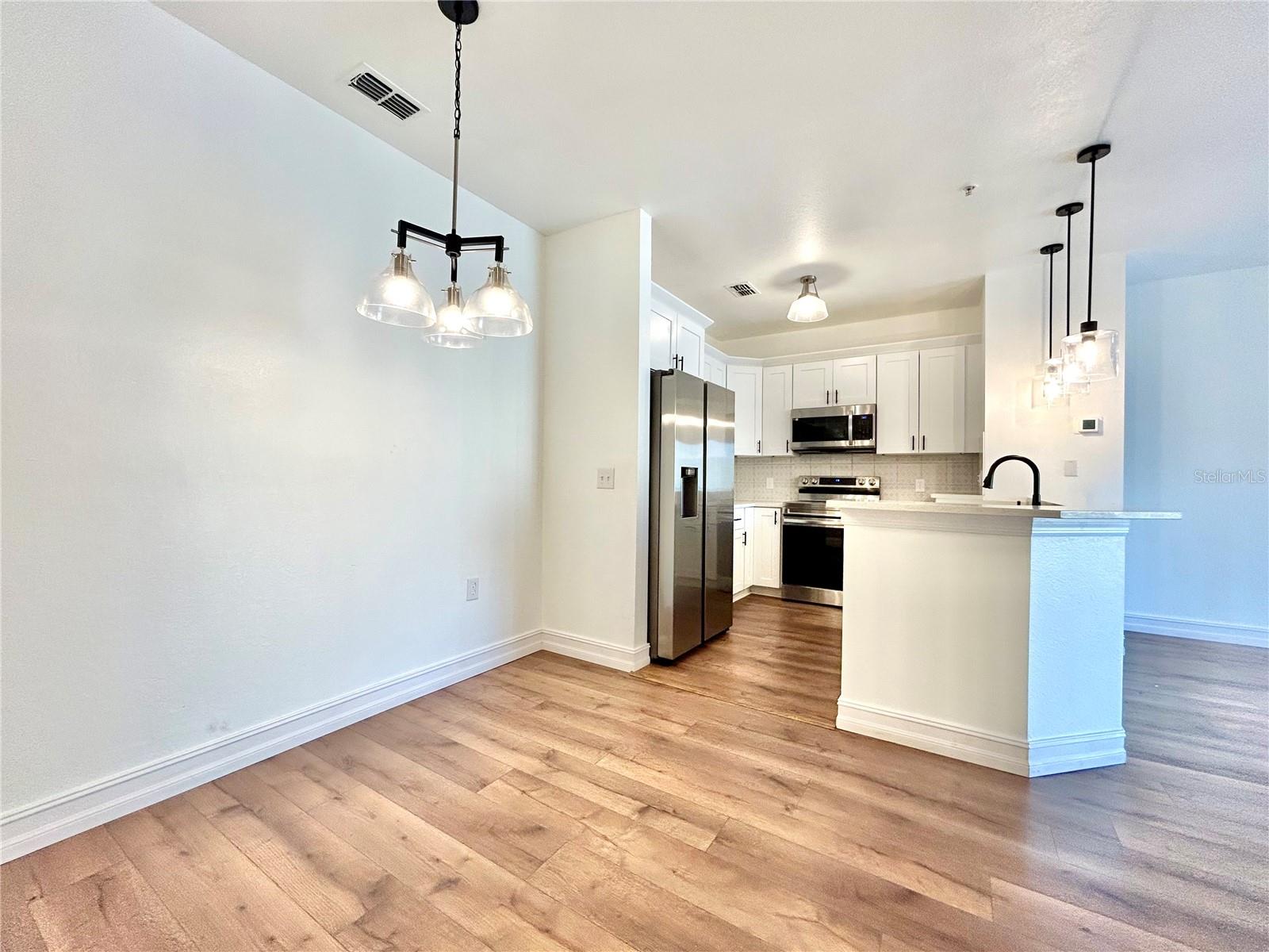 8124 CLAIRE ANN DR #202, ORLANDO, FL, 32825