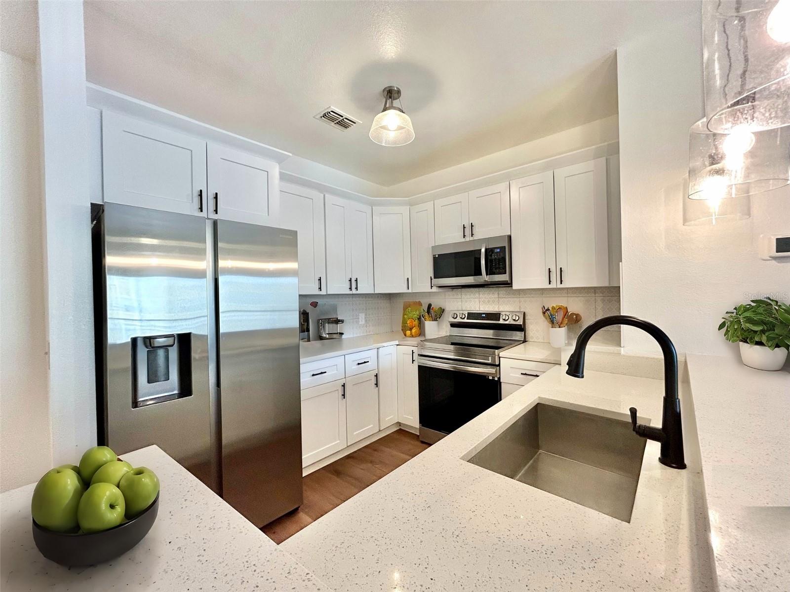 8124 CLAIRE ANN DR #202, ORLANDO, FL, 32825