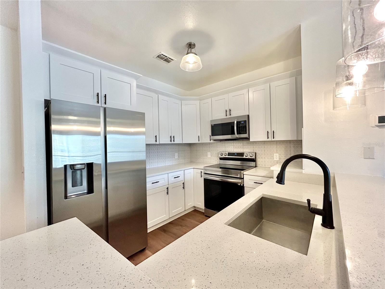 8124 CLAIRE ANN DR #202, ORLANDO, FL, 32825