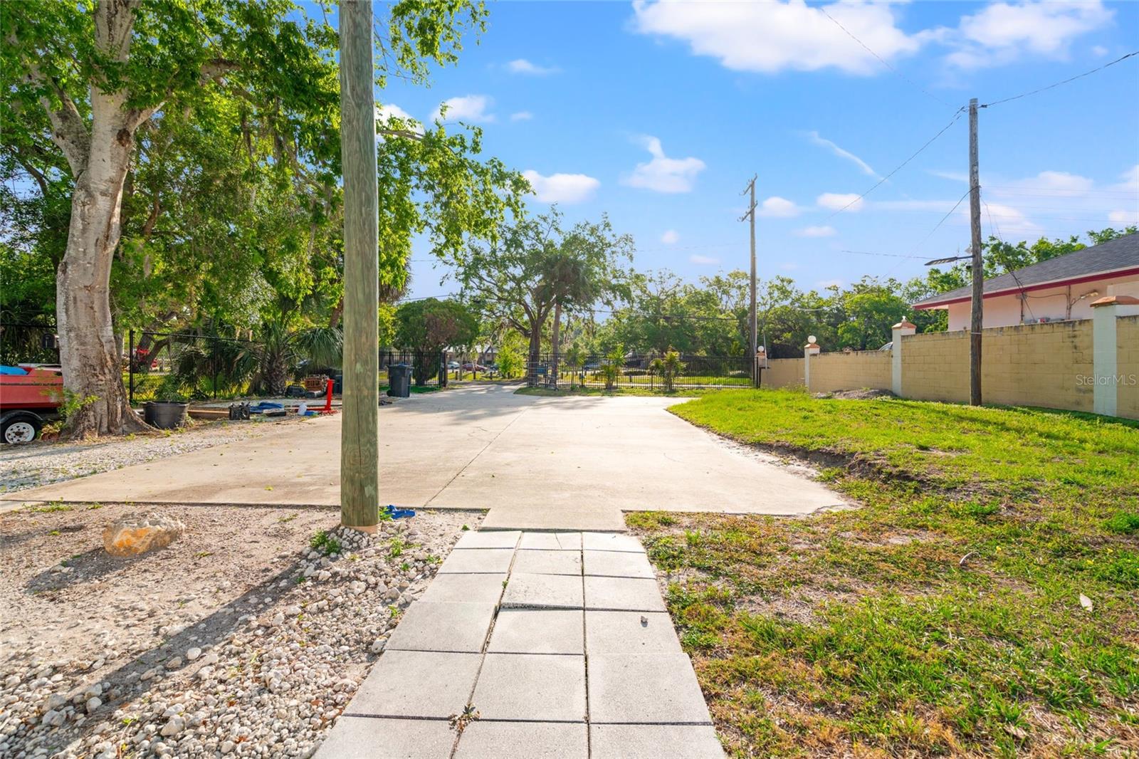 8615 JACKSON SPRINGS RD, TAMPA, FL, 33615