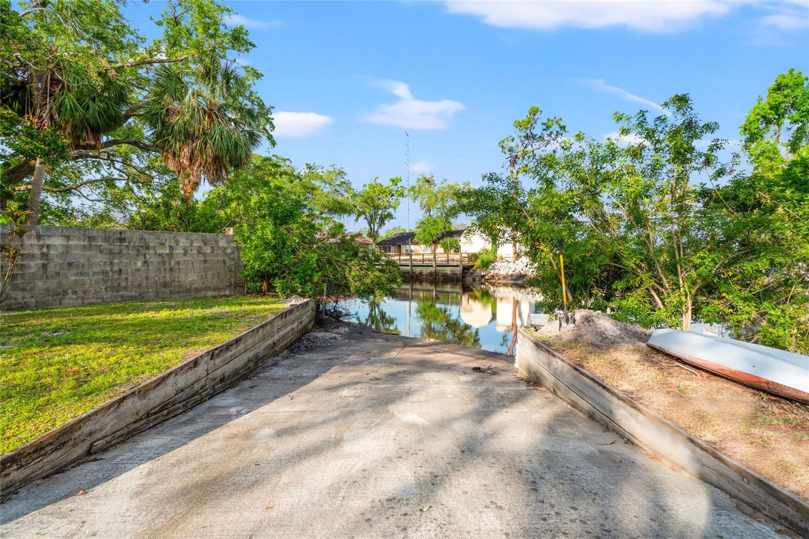 8615 JACKSON SPRINGS RD, TAMPA, FL, 33615