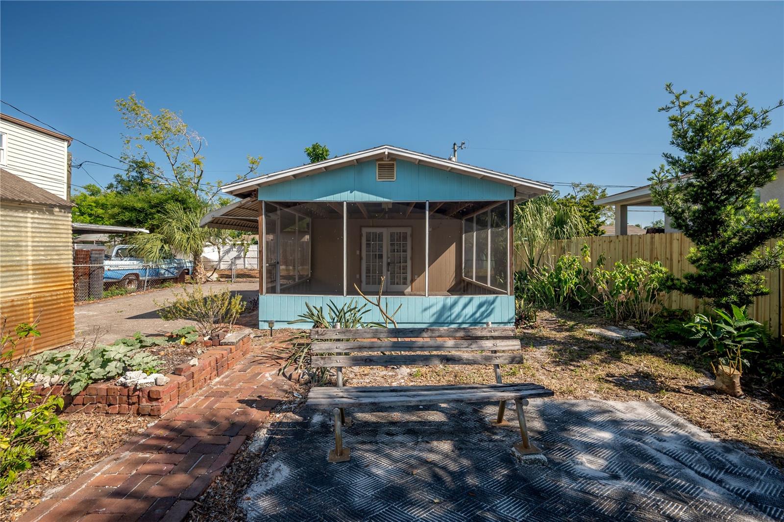 3811 44TH AVE N, ST PETERSBURG, FL, 33714