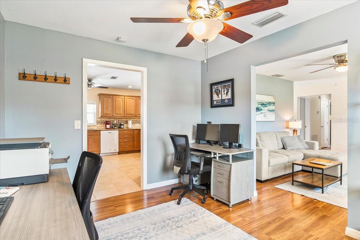 8208 17TH AVE NW, BRADENTON, FL, 34209