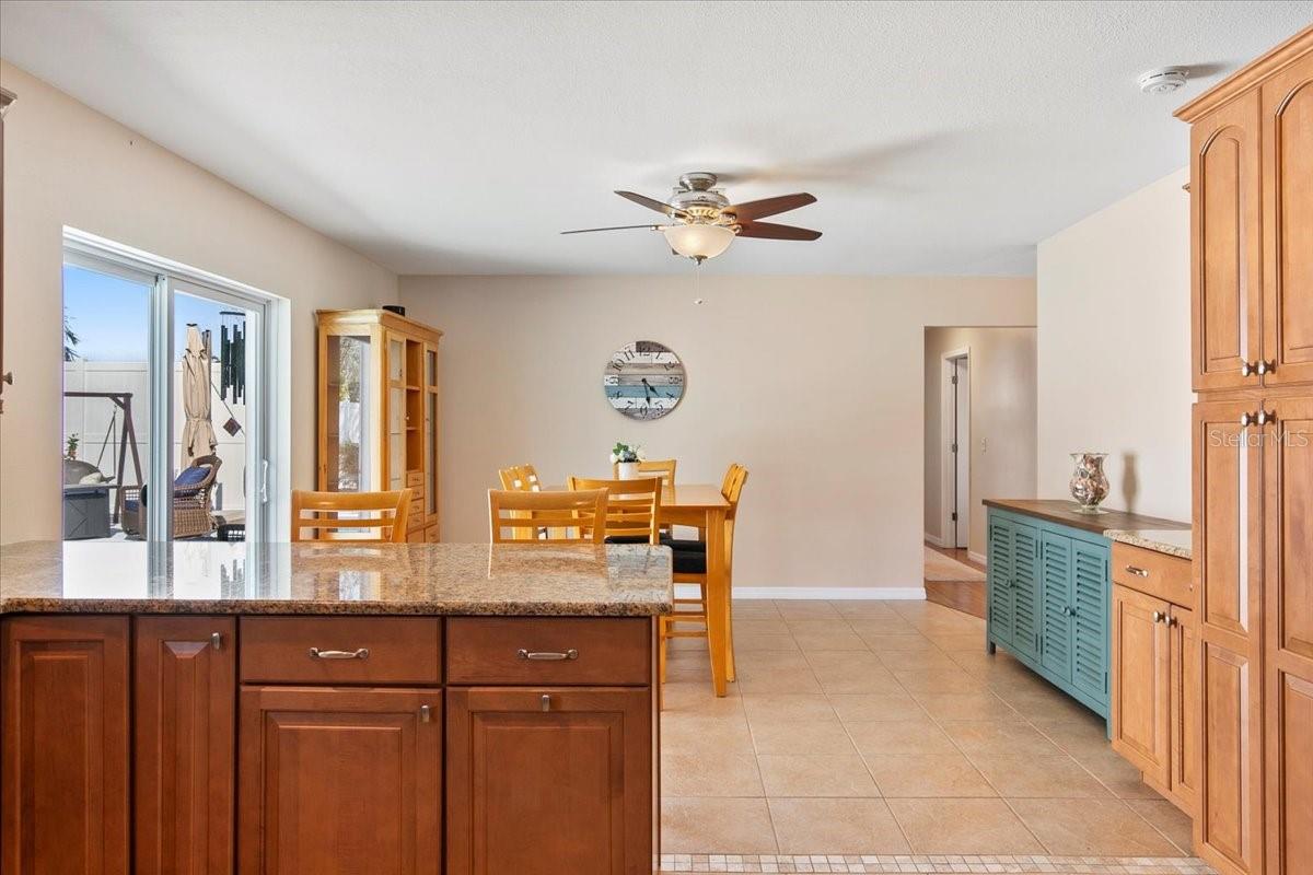 8208 17TH AVE NW, BRADENTON, FL, 34209