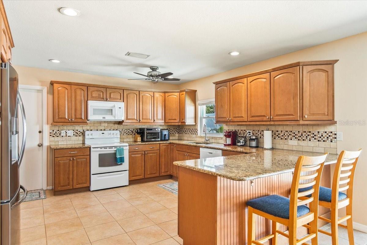 8208 17TH AVE NW, BRADENTON, FL, 34209