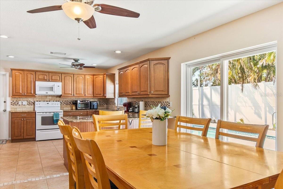 8208 17TH AVE NW, BRADENTON, FL, 34209