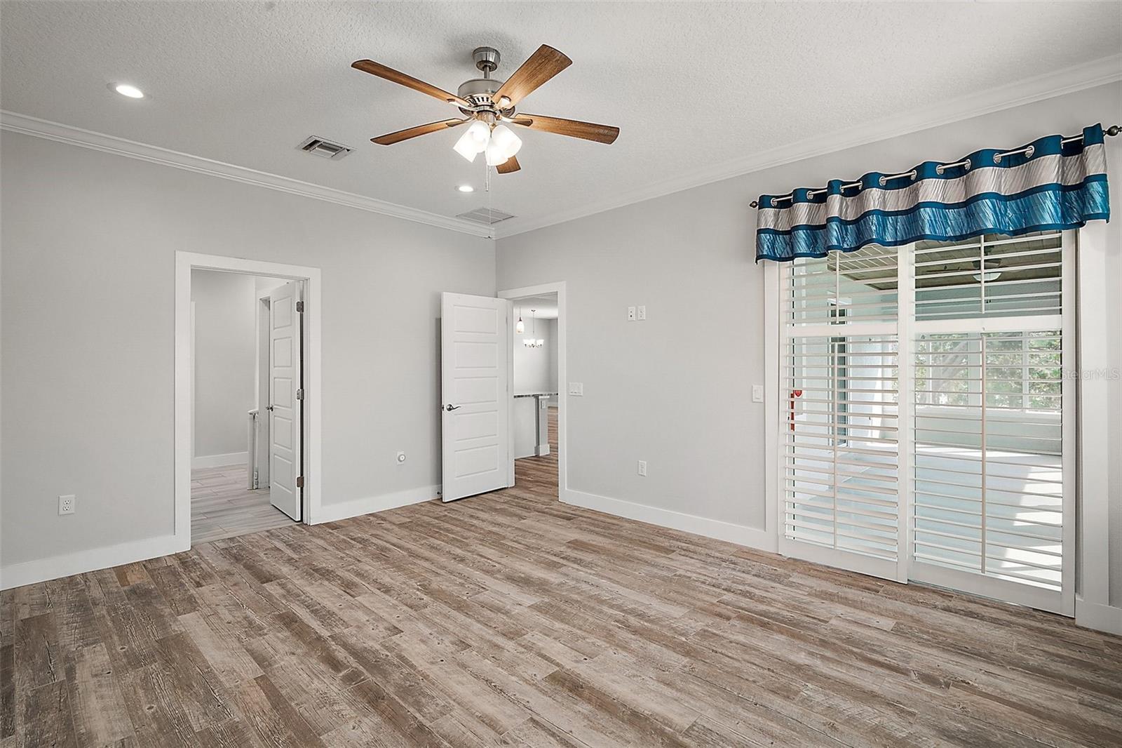 137 E PALMETTO AVE, HOWEY IN THE HILLS, FL, 34737