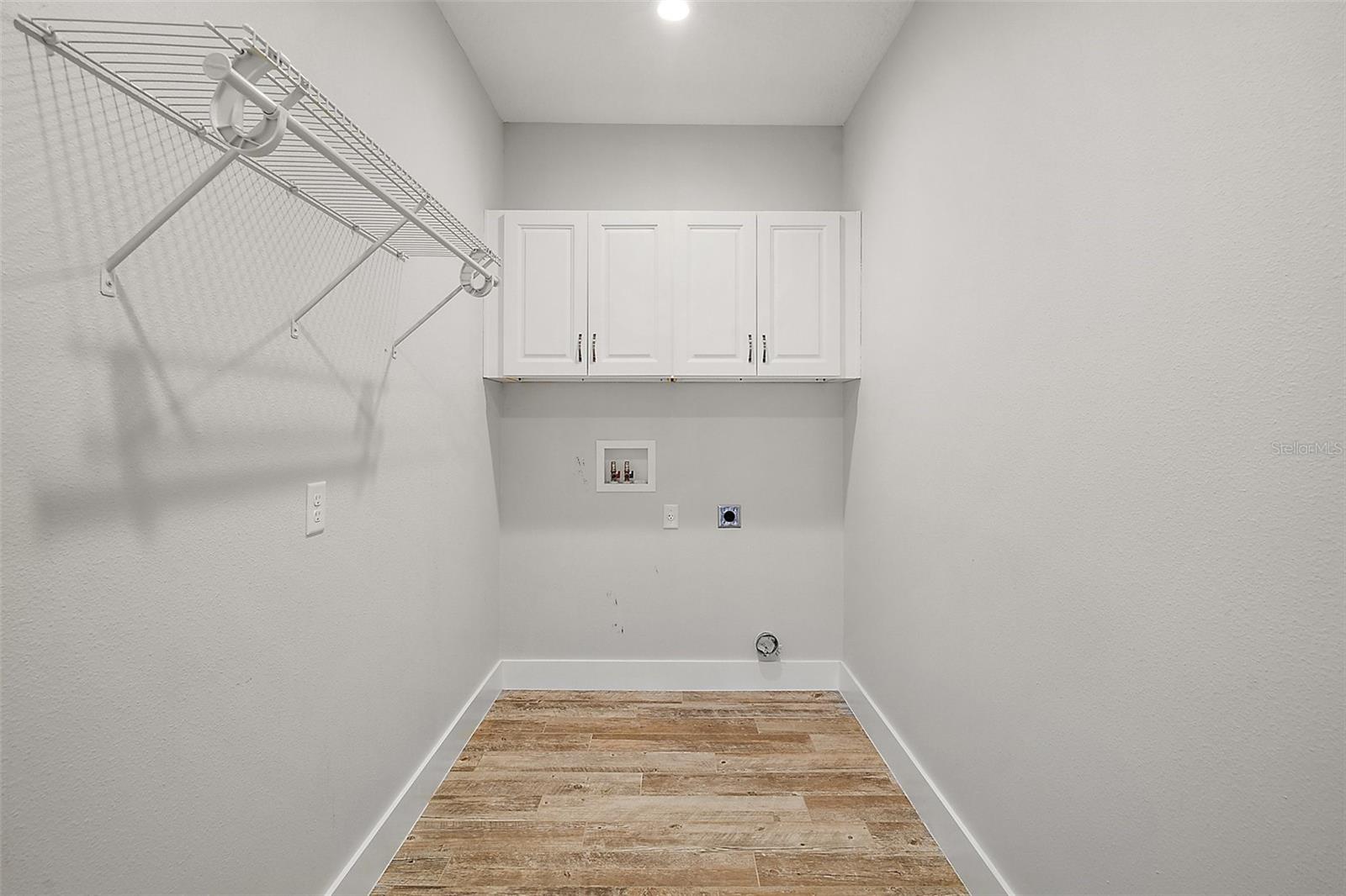 137 E PALMETTO AVE, HOWEY IN THE HILLS, FL, 34737