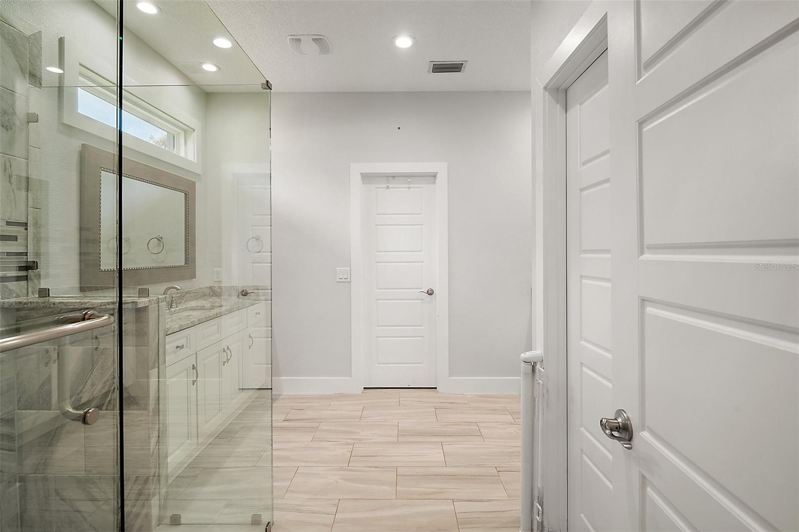 137 E PALMETTO AVE, HOWEY IN THE HILLS, FL, 34737