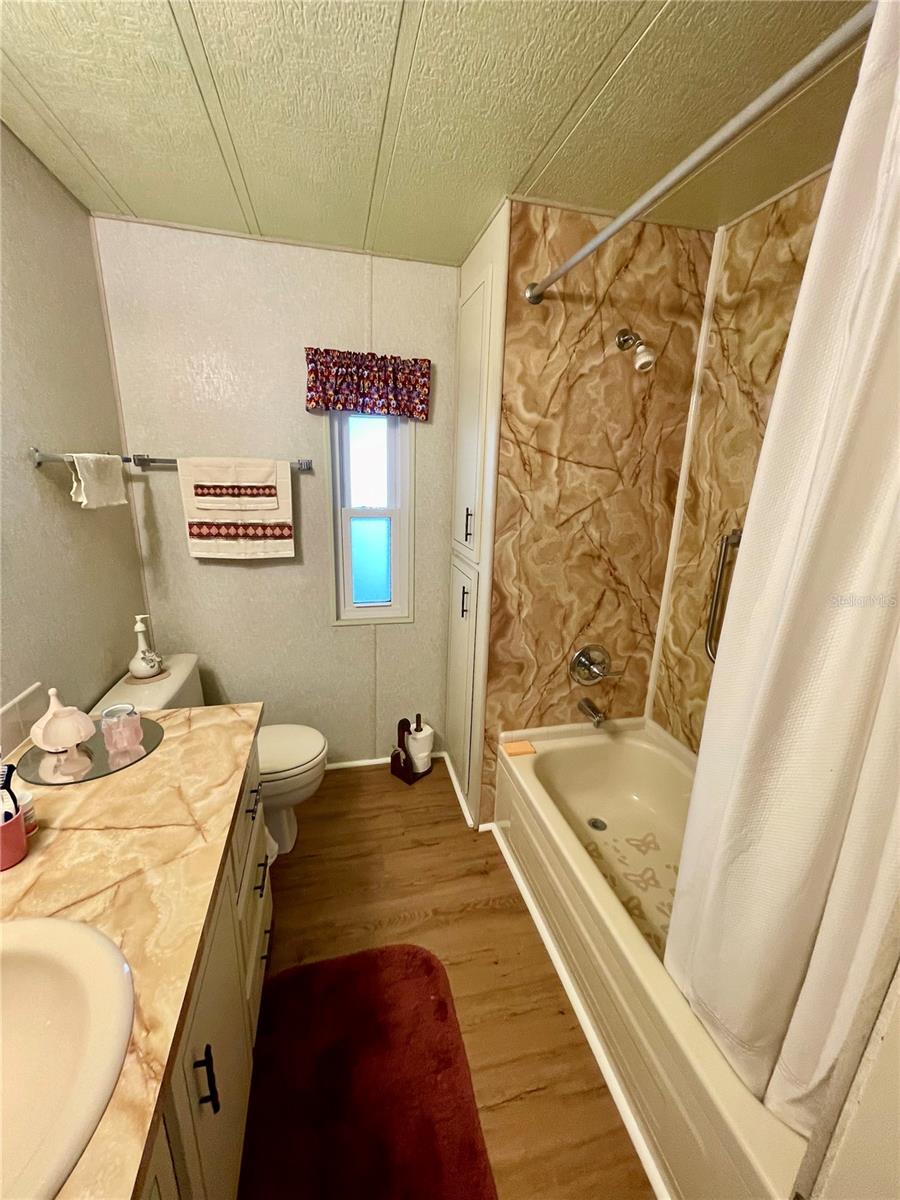 TB8368527 Property Photo