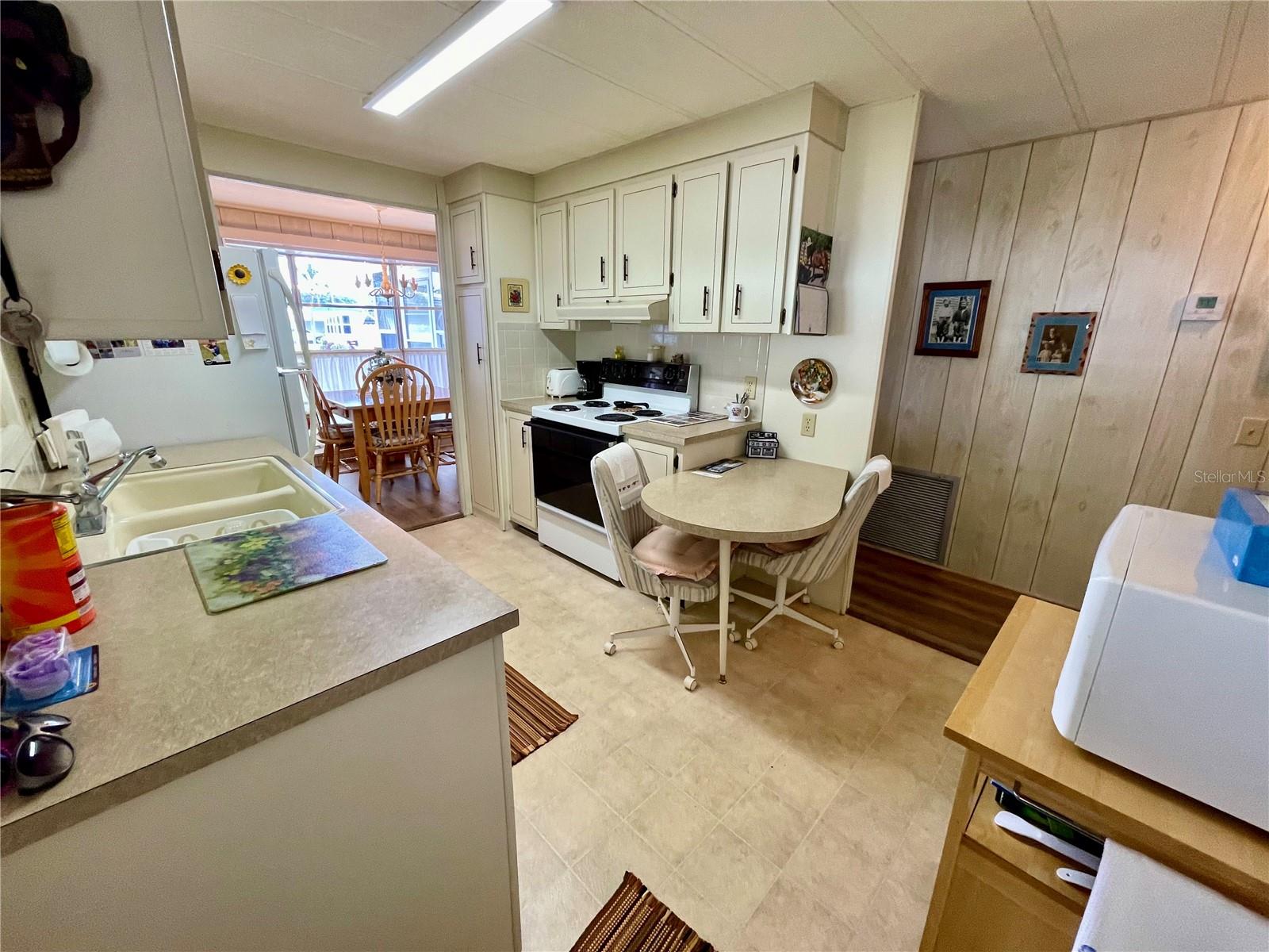 TB8368527 Property Photo