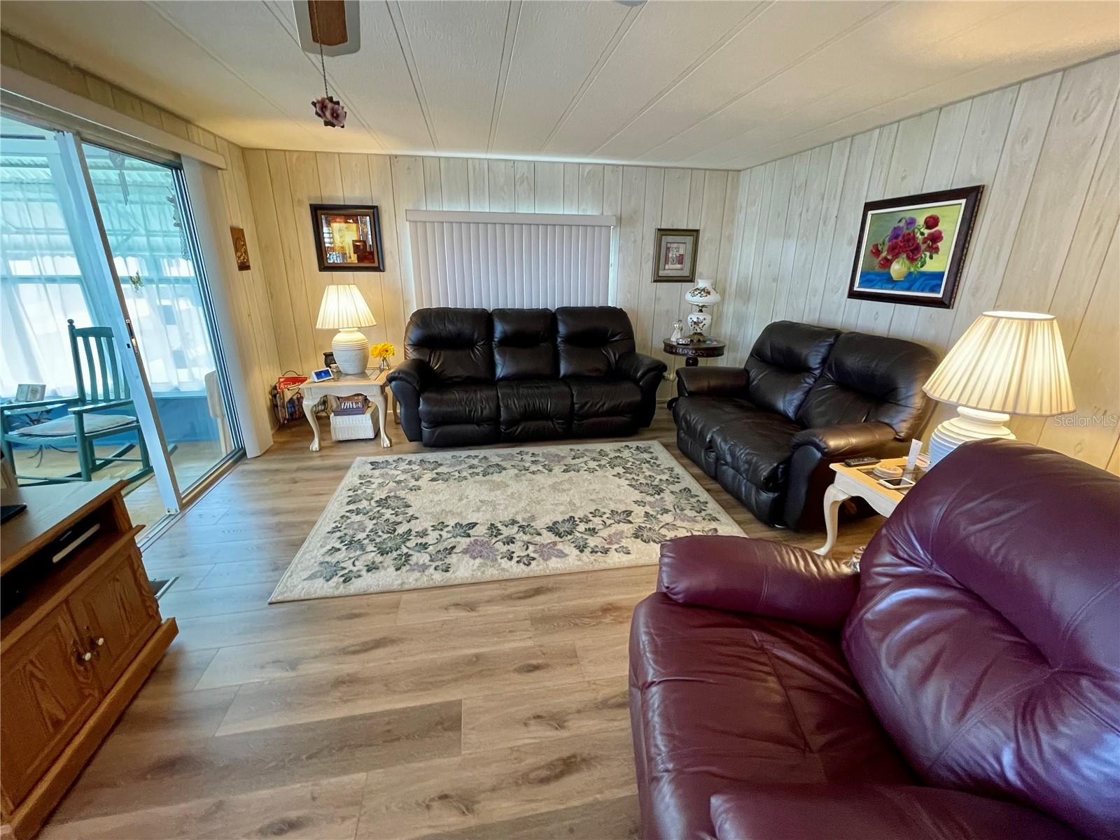 TB8368527 Property Photo