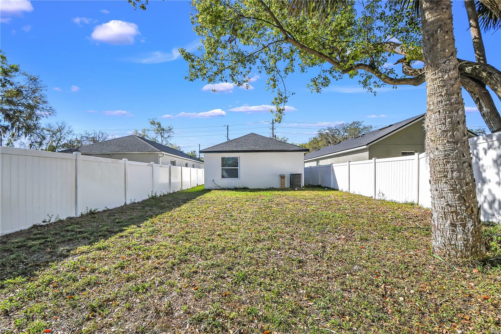 1913 BATES AVE, EUSTIS, FL, 32726