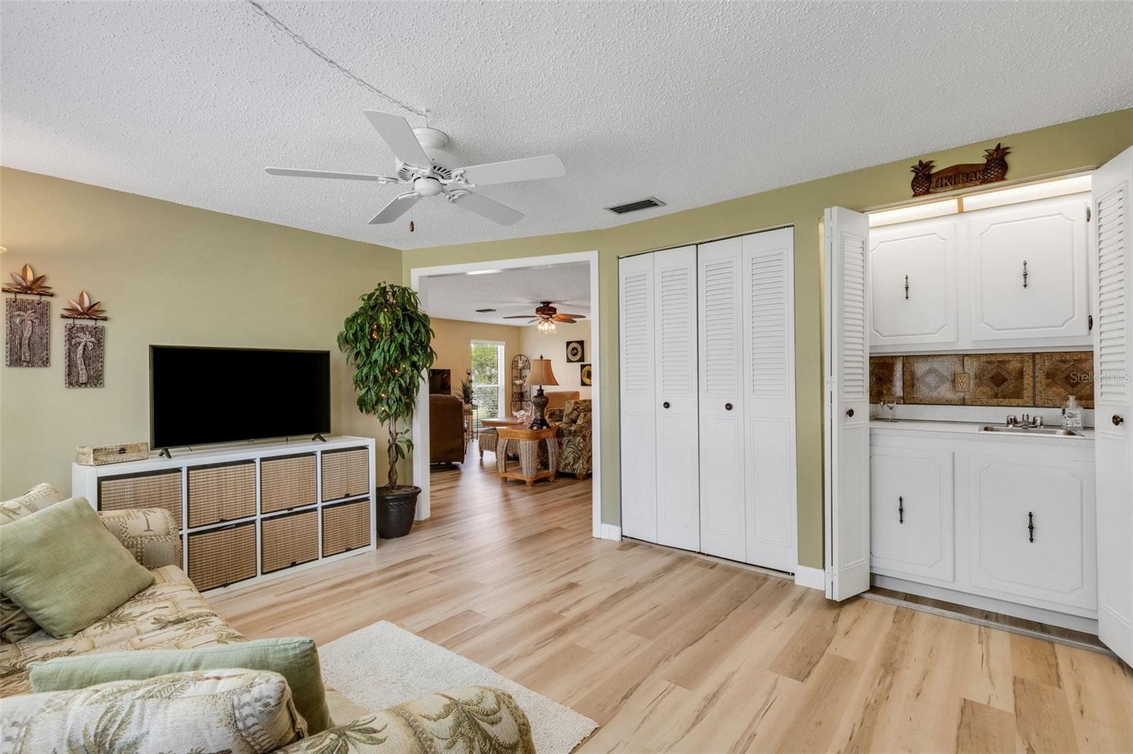 104 FERNWOOD CIR #104, SEMINOLE, FL, 33777