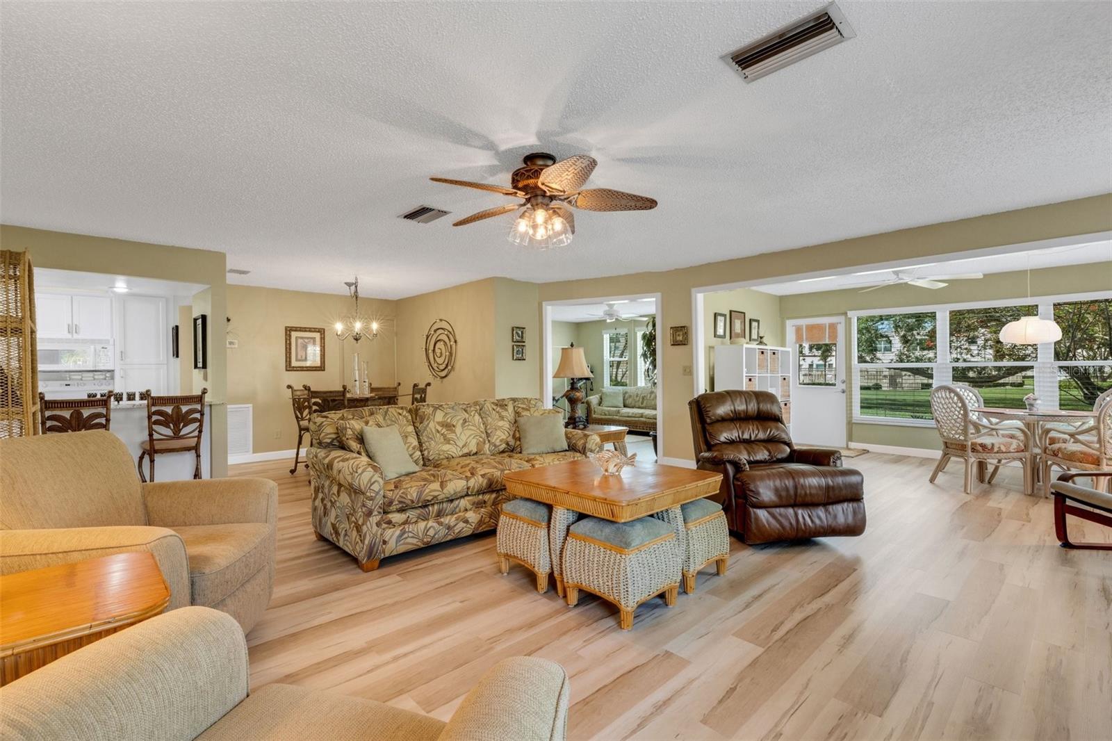 104 FERNWOOD CIR #104, SEMINOLE, FL, 33777