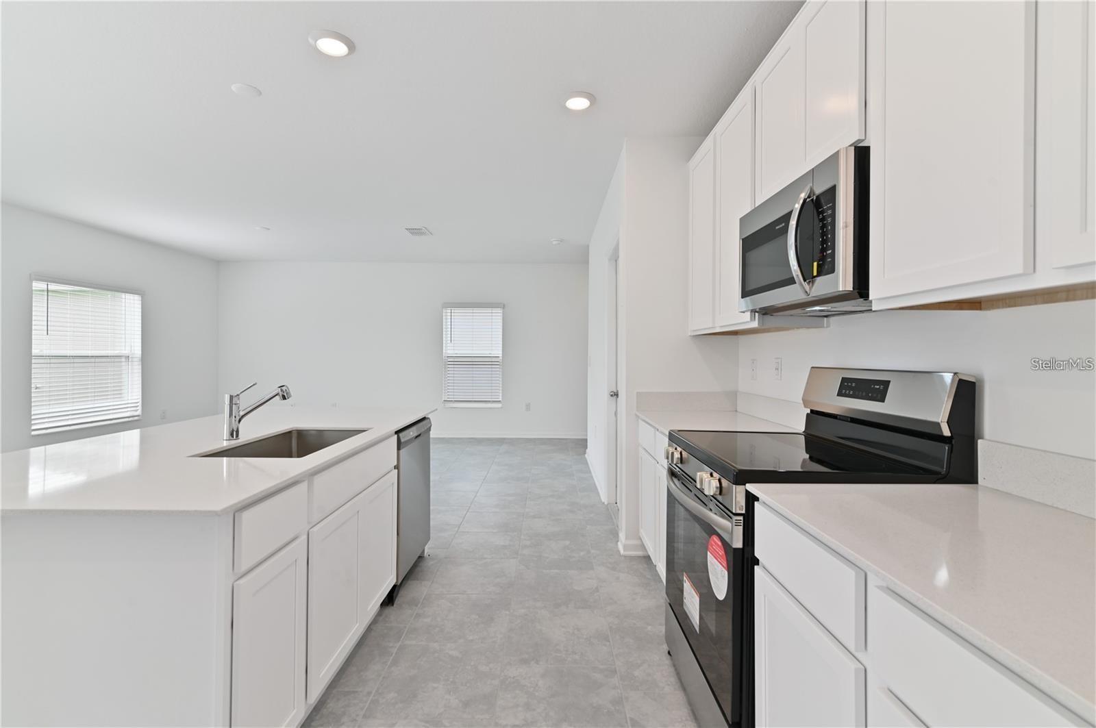 1020 HOLDEN WAY, EAGLE LAKE, FL, 33839