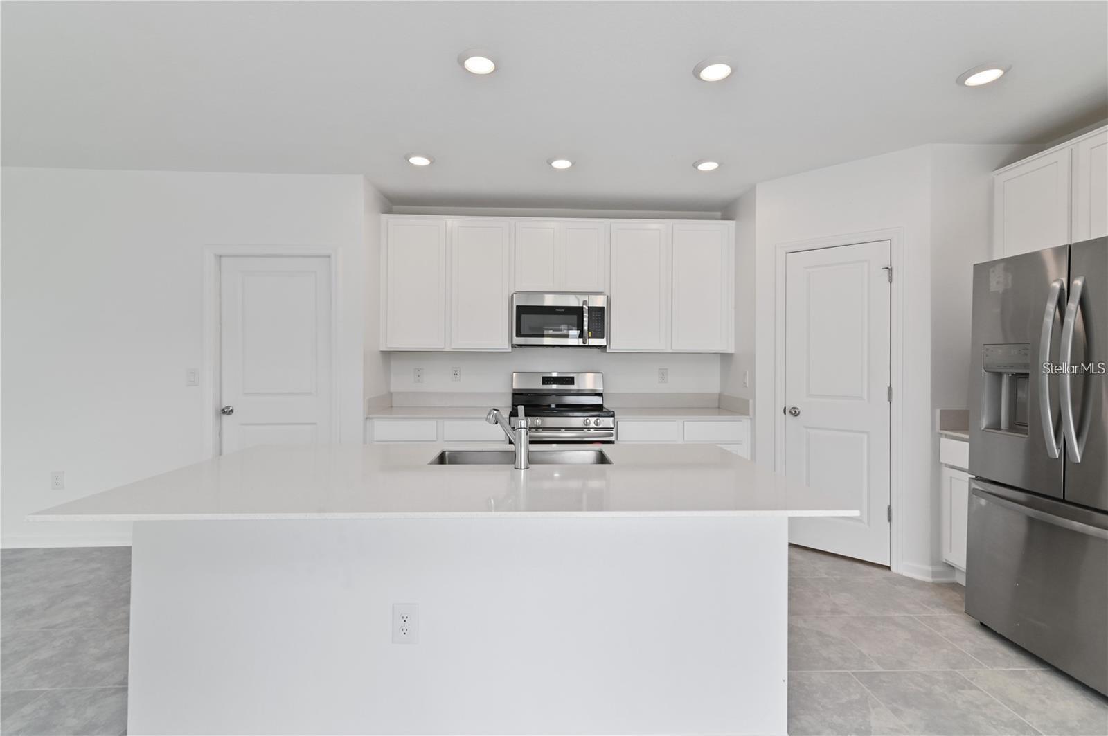 1020 HOLDEN WAY, EAGLE LAKE, FL, 33839