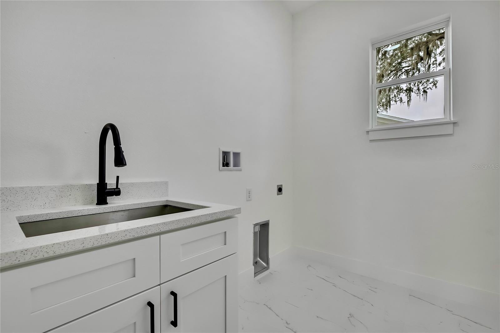 38151 SUNSET AVE, DADE CITY, FL, 33525