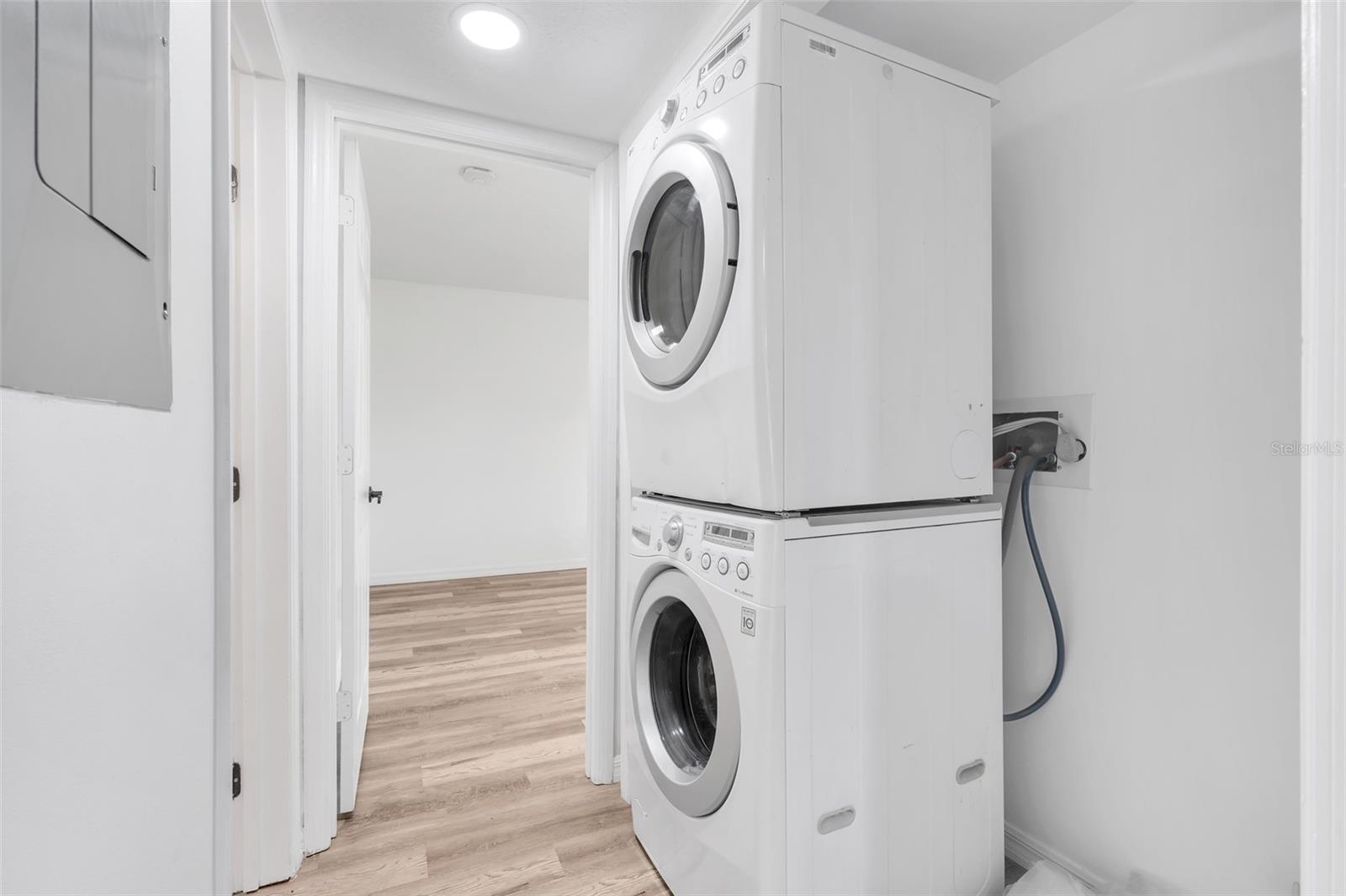 1051 S HIGHLAND ST #4B, MOUNT DORA, FL, 32757