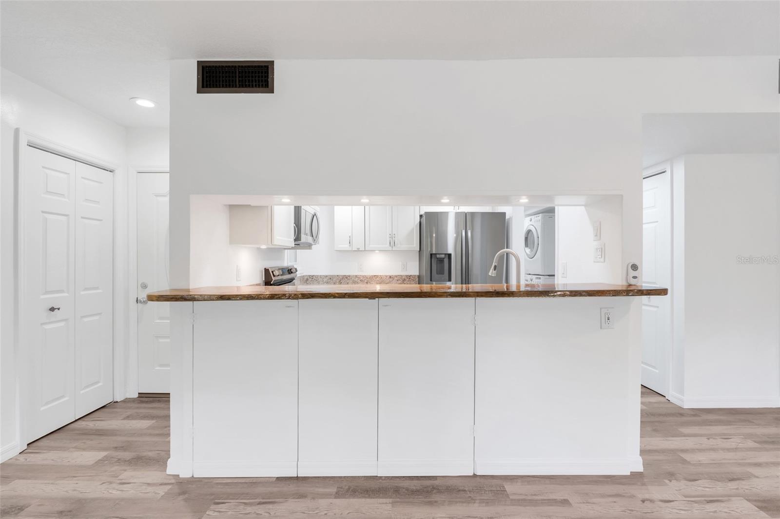 1051 S HIGHLAND ST #4B, MOUNT DORA, FL, 32757