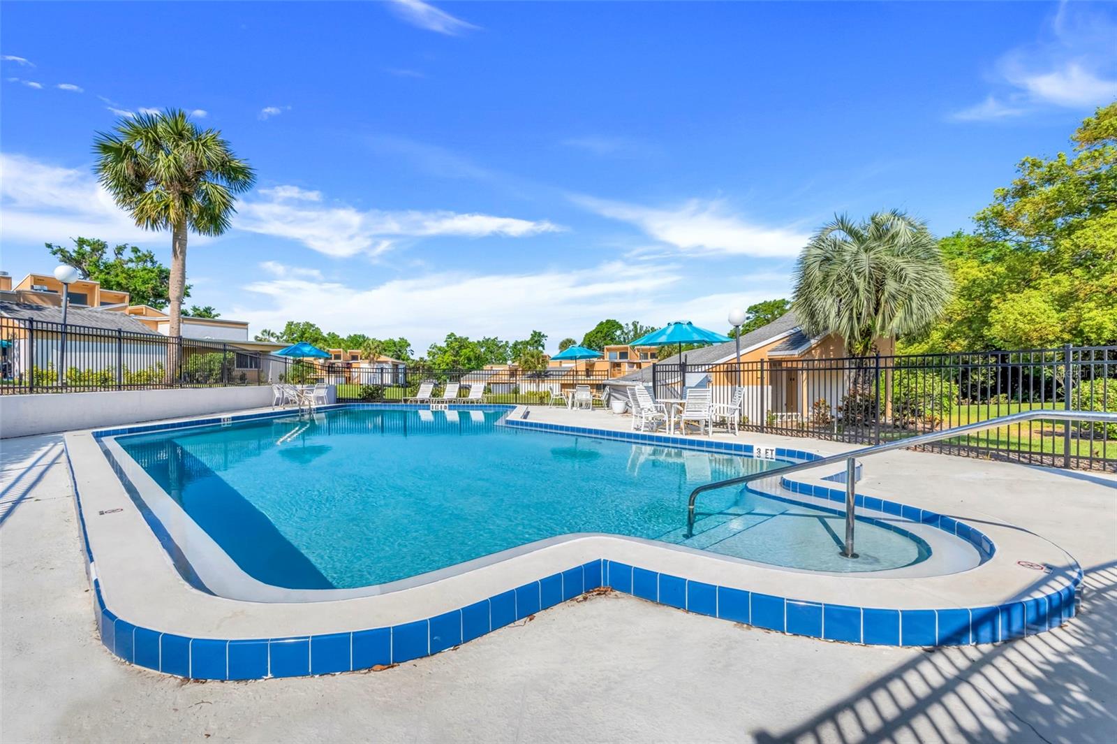 1051 S HIGHLAND ST #4B, MOUNT DORA, FL, 32757