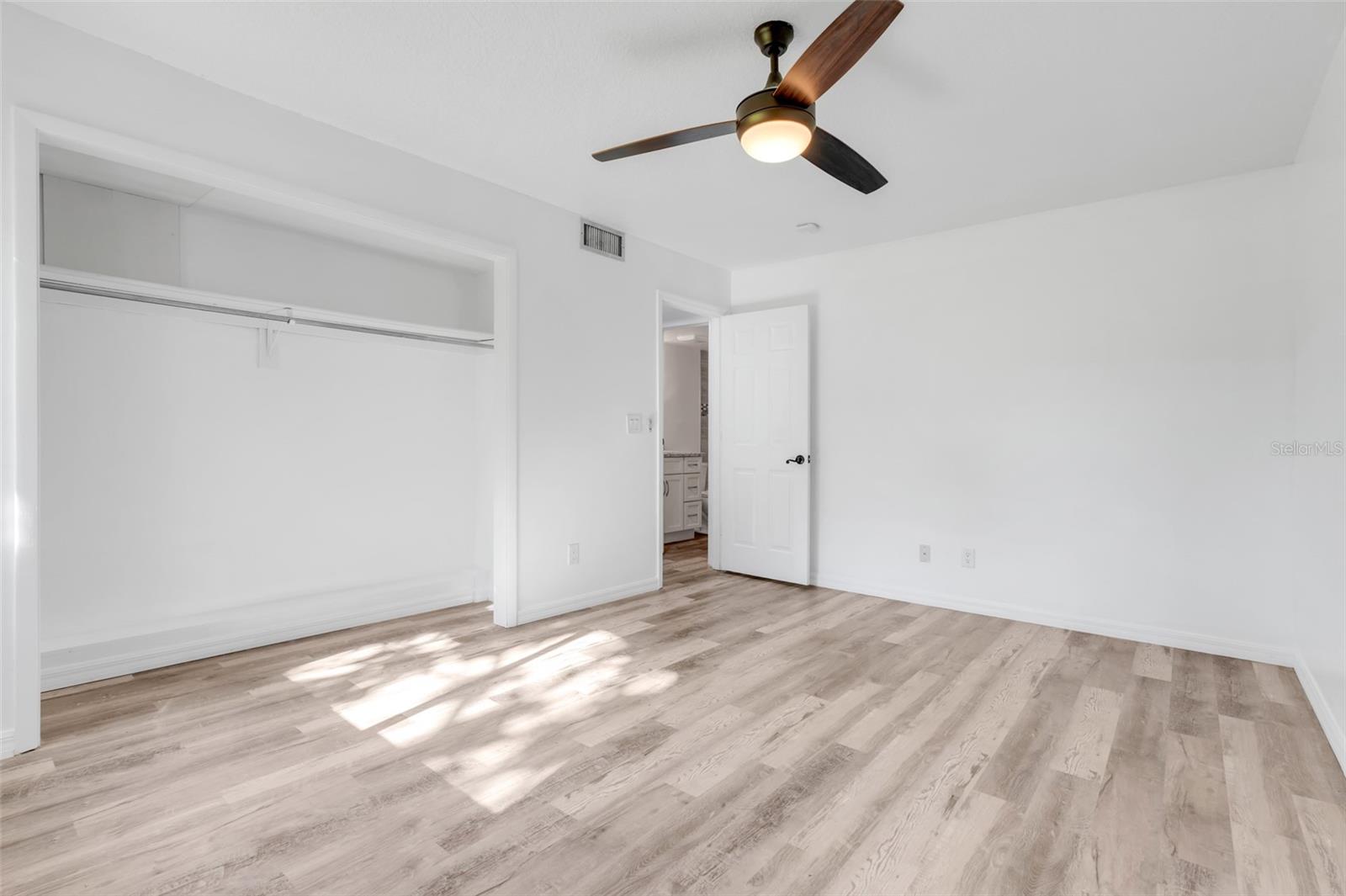 1051 S HIGHLAND ST #4B, MOUNT DORA, FL, 32757