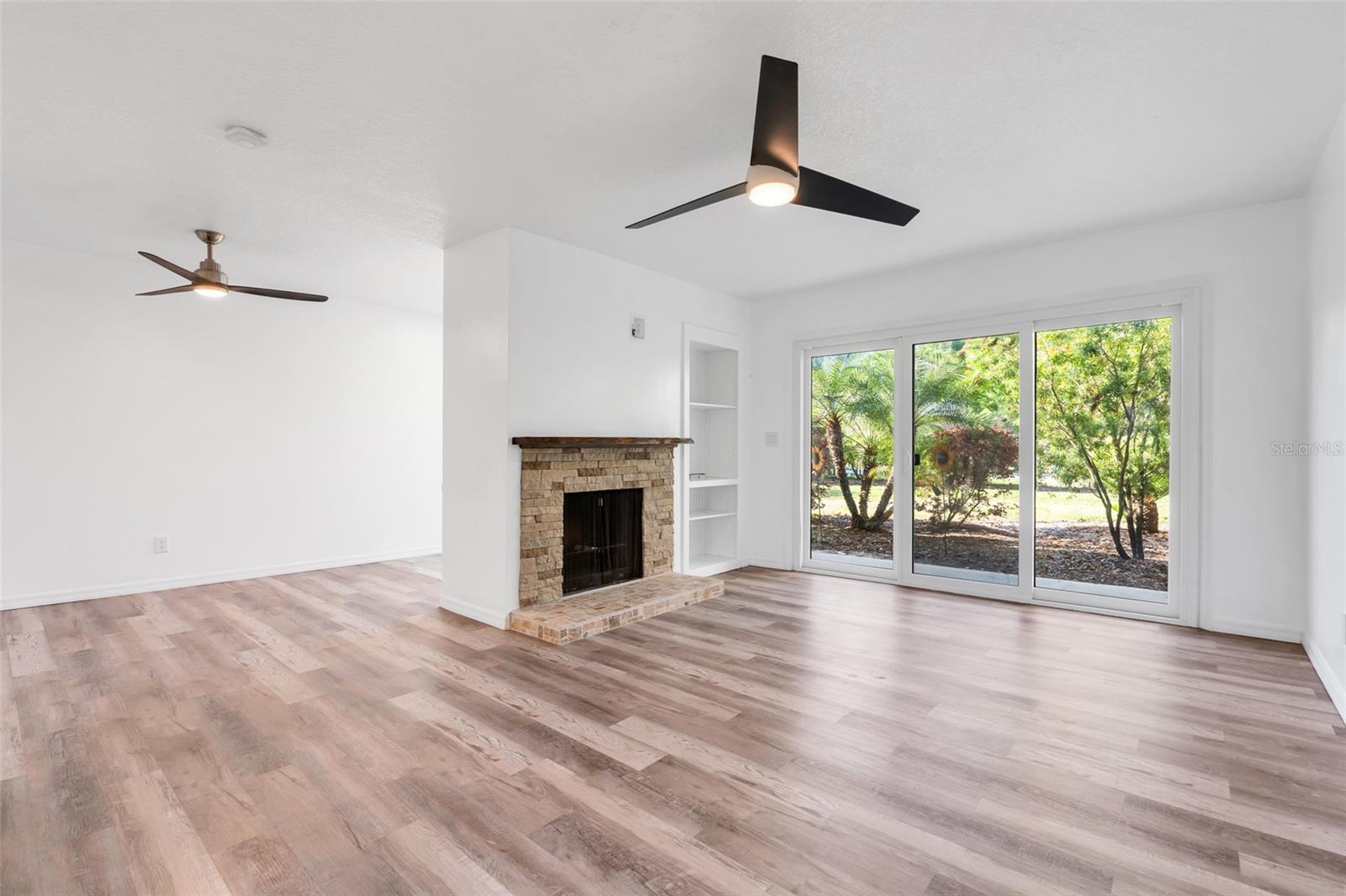 1051 S HIGHLAND ST #4B, MOUNT DORA, FL, 32757