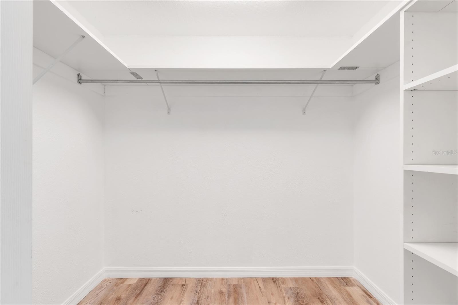 1051 S HIGHLAND ST #4B, MOUNT DORA, FL, 32757