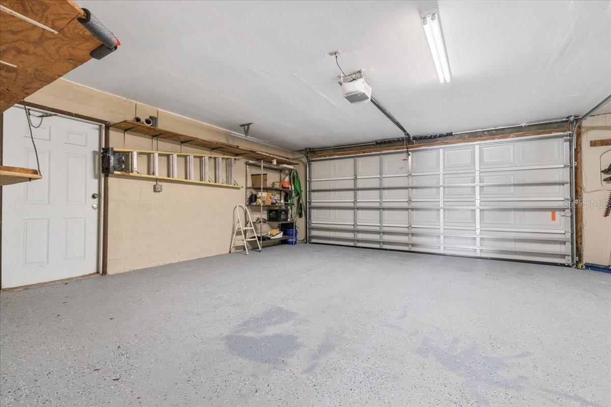 19 N PINE CIR, BELLEAIR, FL, 33756