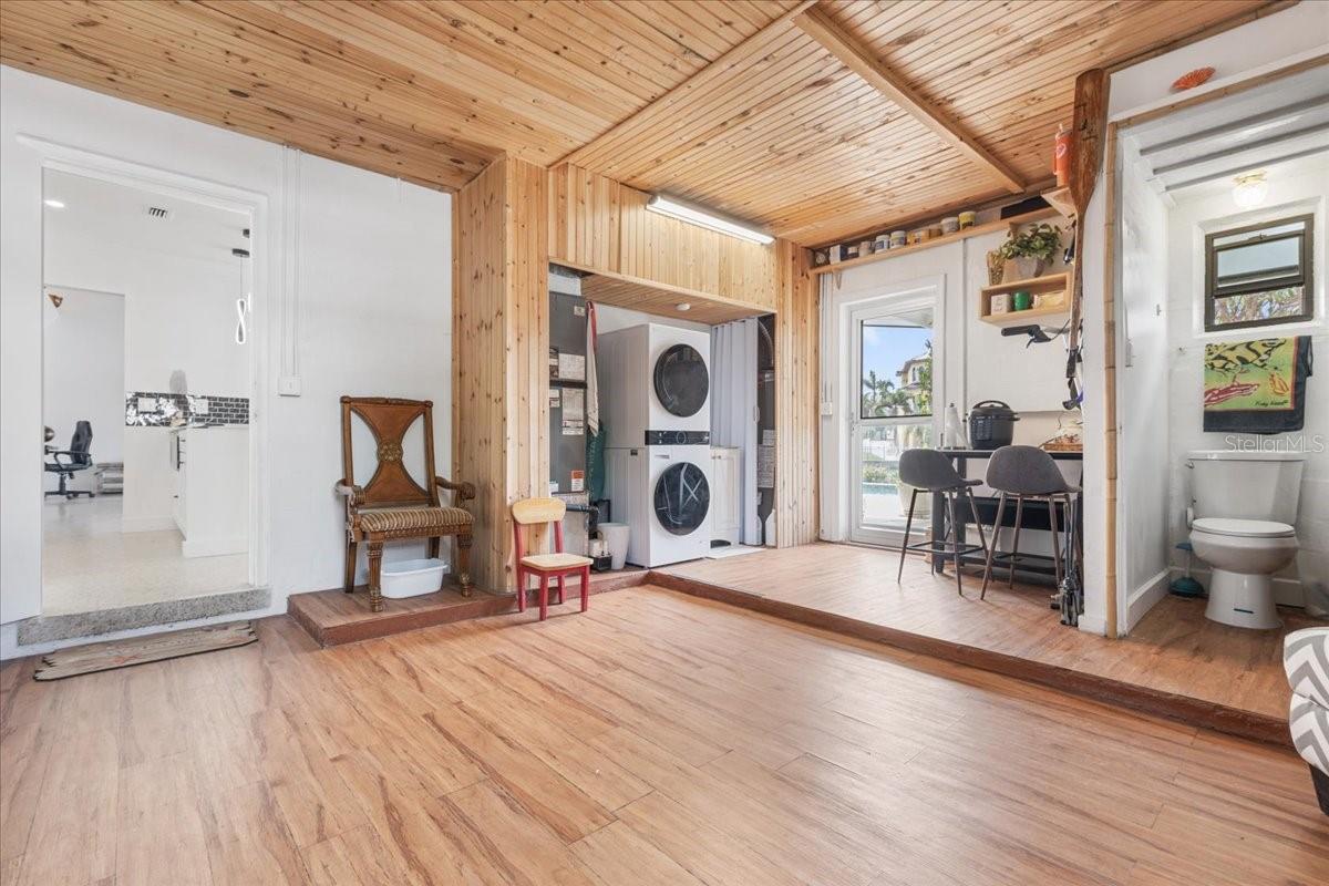 19 N PINE CIR, BELLEAIR, FL, 33756