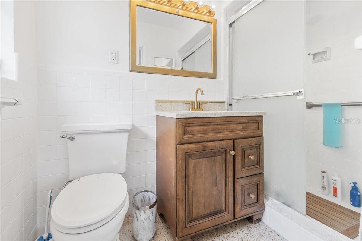 19 N PINE CIR, BELLEAIR, FL, 33756