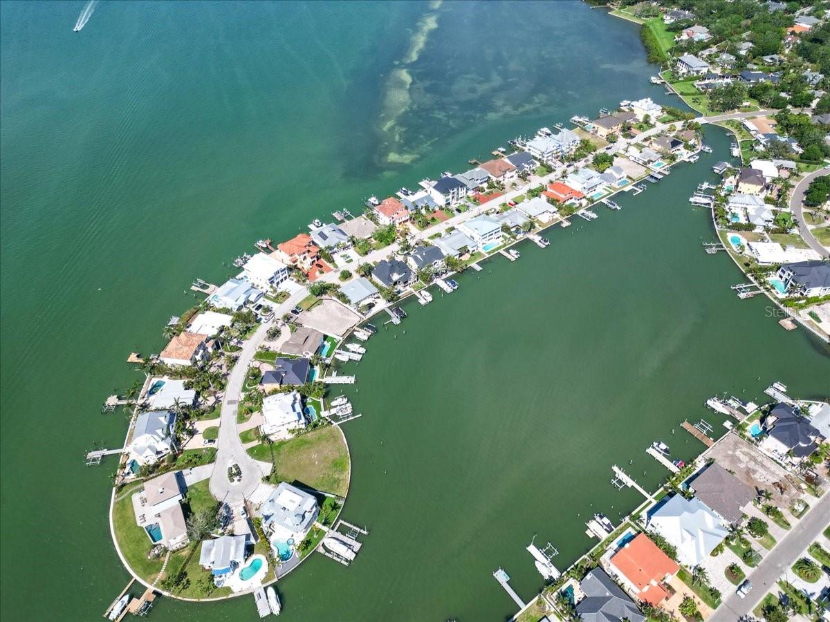 19 N PINE CIR, BELLEAIR, FL, 33756