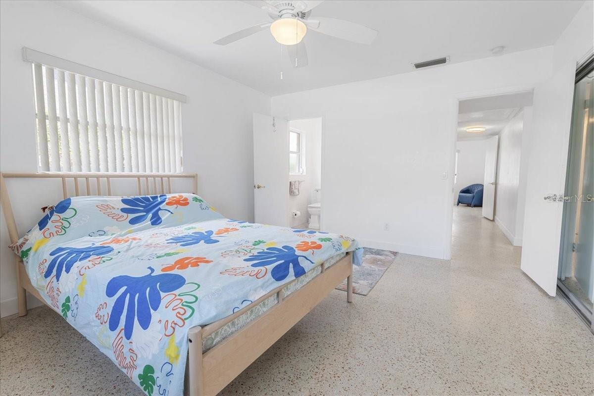 19 N PINE CIR, BELLEAIR, FL, 33756