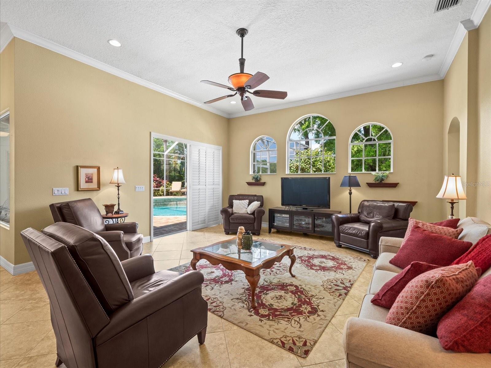 2221 CLIMBING IVY DR, TAMPA, FL, 33618