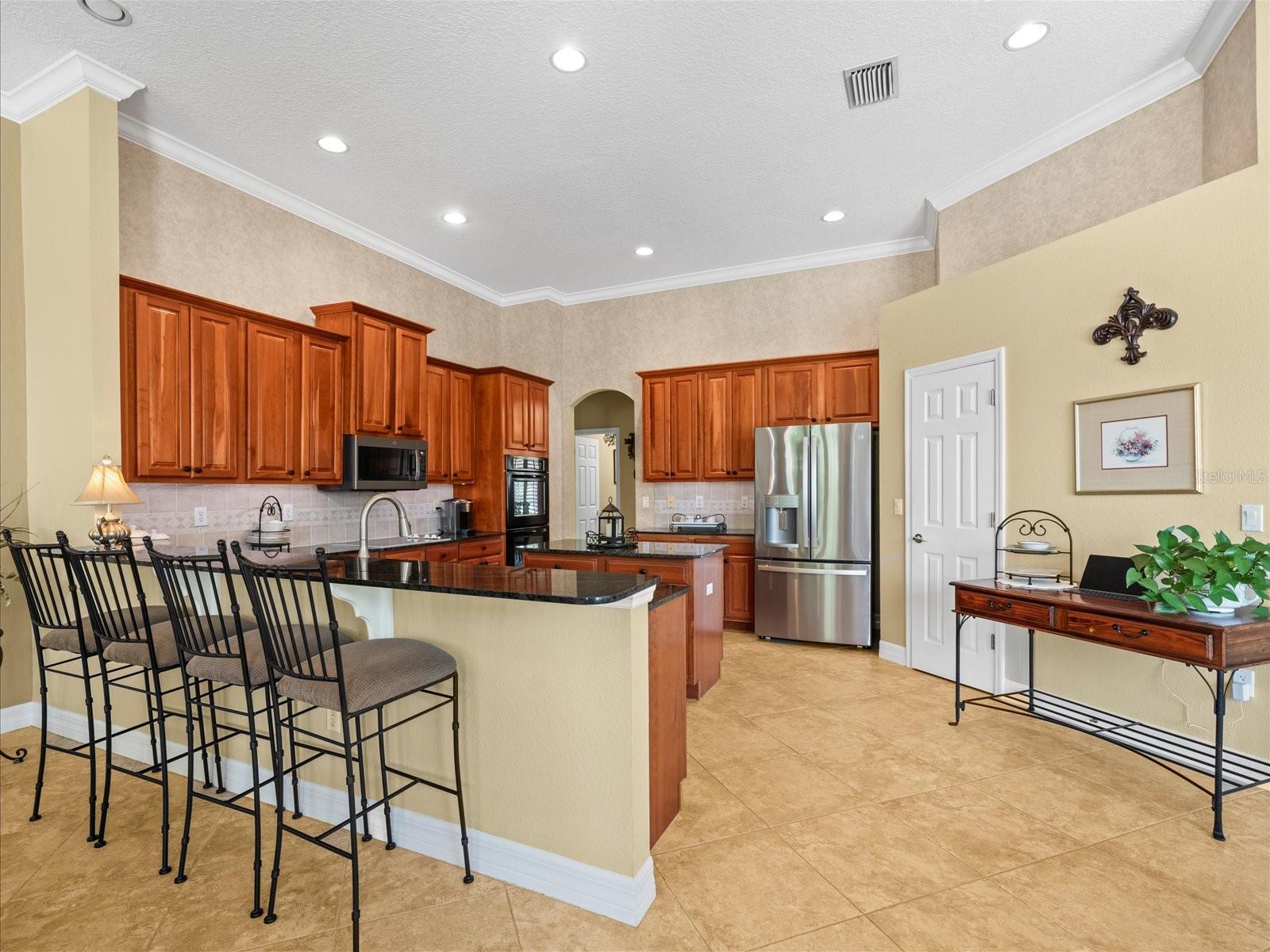 2221 CLIMBING IVY DR, TAMPA, FL, 33618