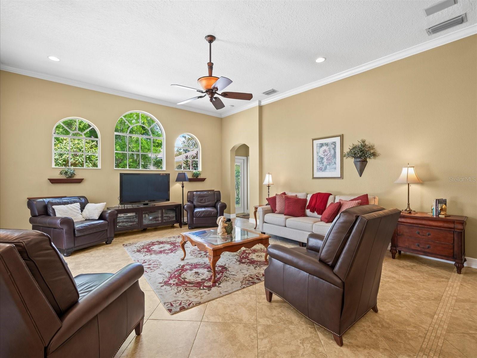 2221 CLIMBING IVY DR, TAMPA, FL, 33618