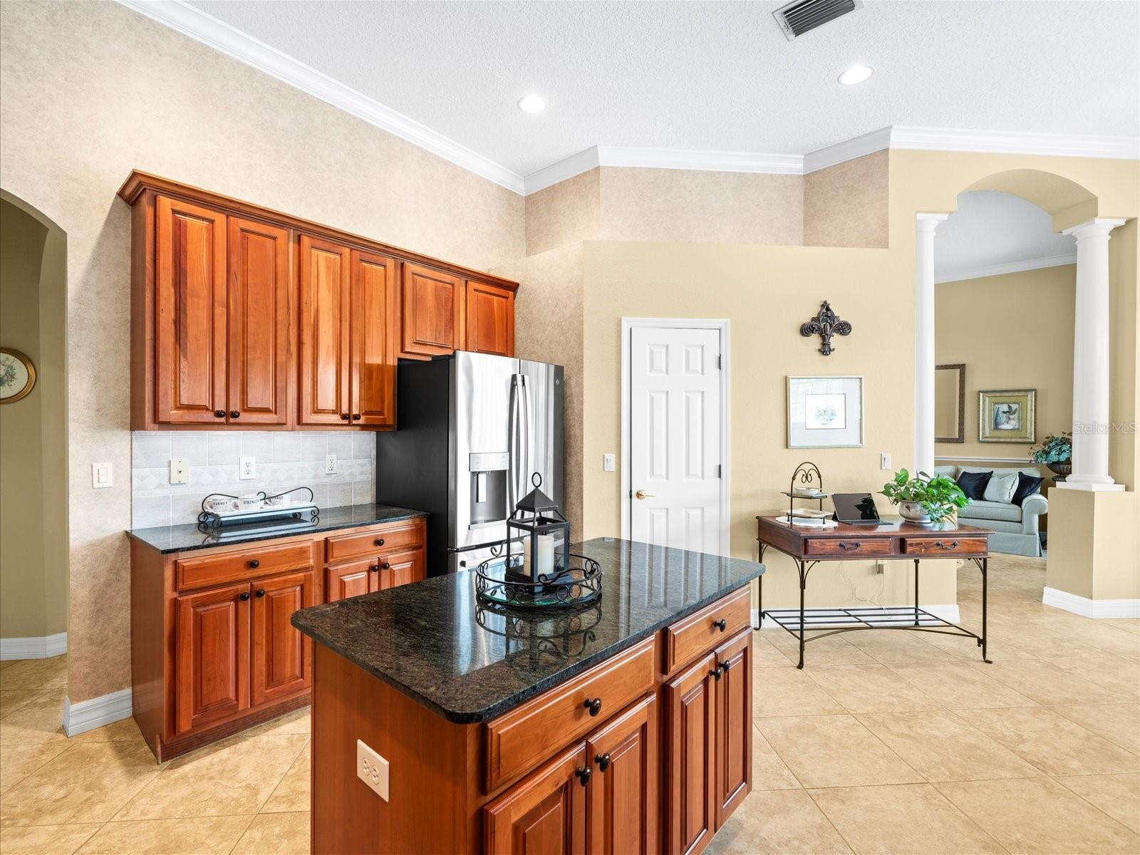 2221 CLIMBING IVY DR, TAMPA, FL, 33618