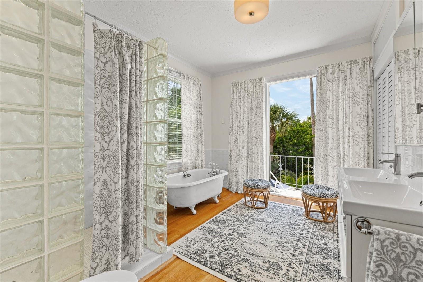 7706 WESTMORELAND DR, SARASOTA, FL, 34243