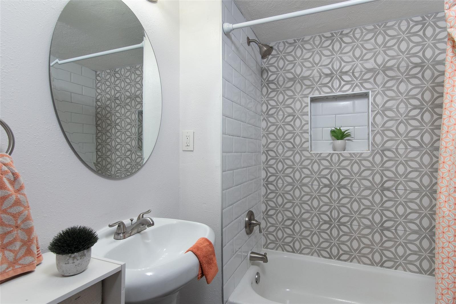 1920 30TH AVE E, BRADENTON, FL, 34208