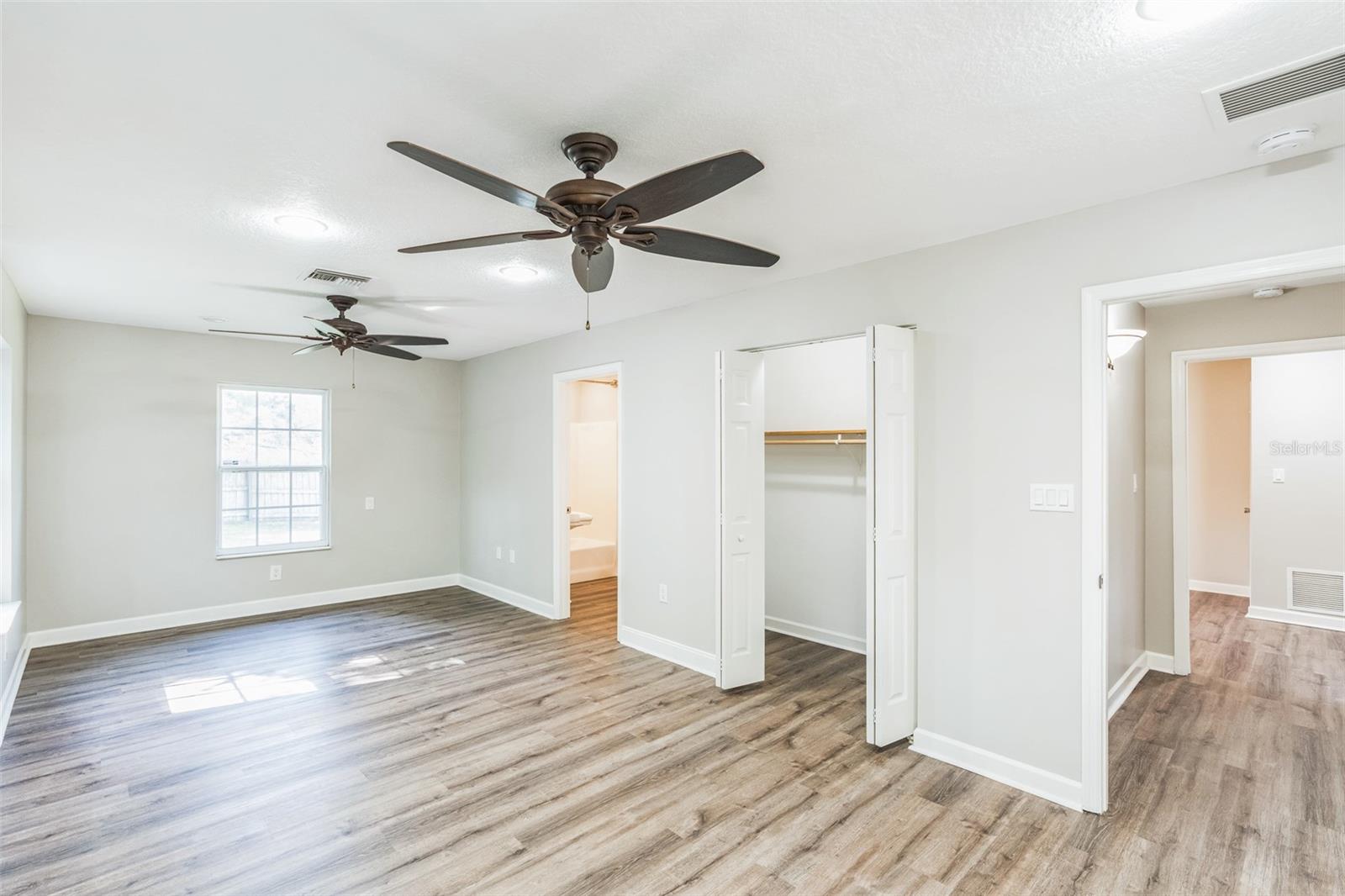 250 E 20TH AVE, MOUNT DORA, FL, 32757